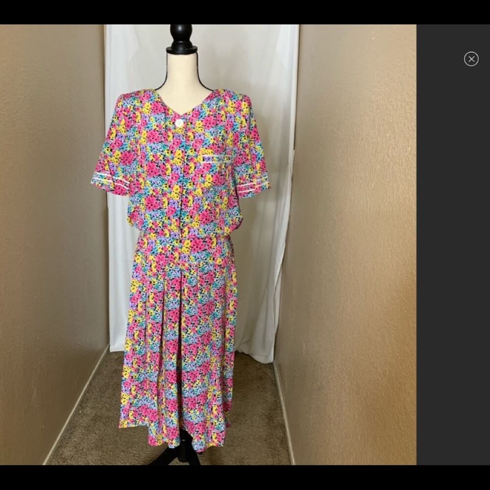 CLOSET CLEAR OUT!  Vintage Floral Print Dress
